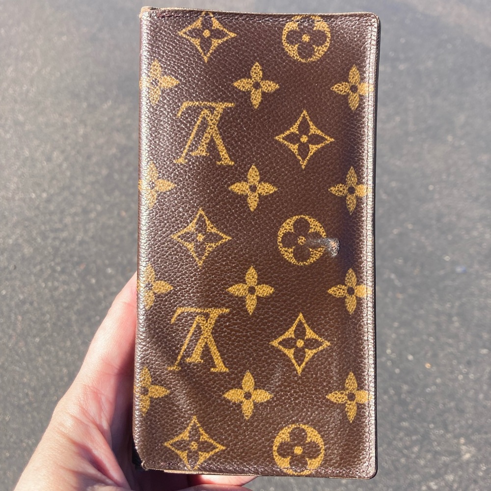 Louis Vuitton bifold monogram wallet